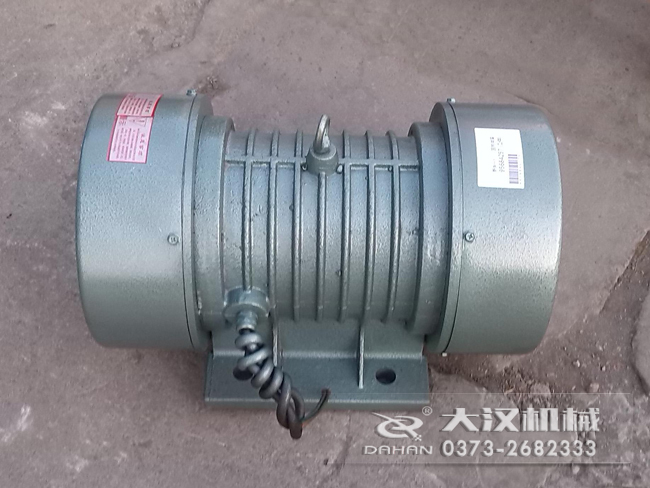 VB振動電機的選型要根據(jù)所匹配產(chǎn)品需要的激振大小，進行選擇。